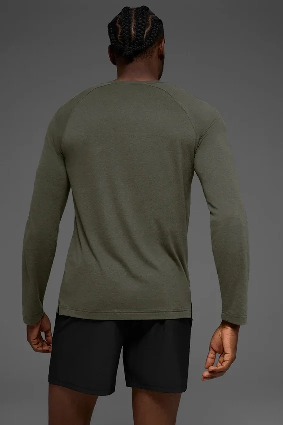 Triumph långärmad T-shirt – Stealth Green