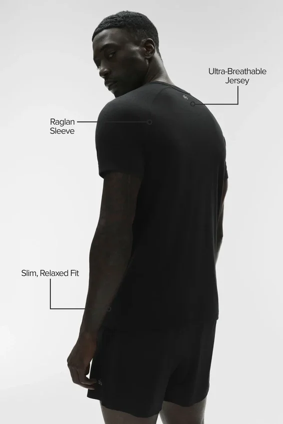 Triumph T-shirt med rund hals | Yogatröjor och linnen för män