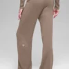 Ull- och kashmirbyxor med High-Waist-design och vida ben i New Class-serien – Chai Latte