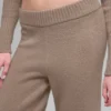Ull- och kashmirbyxor med High-Waist-design och vida ben i New Class-serien – Chai Latte