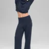 Ull- och kashmirbyxor med High-Waist och vida ben – New Class – marinblå
