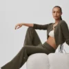 Ull- och kashmirbyxor med High-Waist och vida ben – Olive Tree