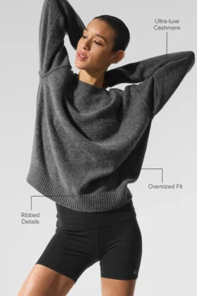 Unisex-stickat i ull och kashmir, New Class, rund hals – platinagrå