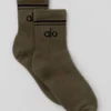 Unisex-strumpor i halvhög modell i retro-stil – olivträd/svart