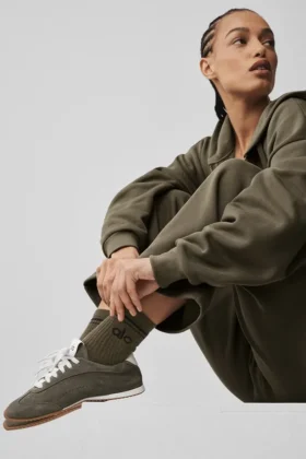 Unisex-strumpor i halvhög modell i retro-stil – olivträd/svart