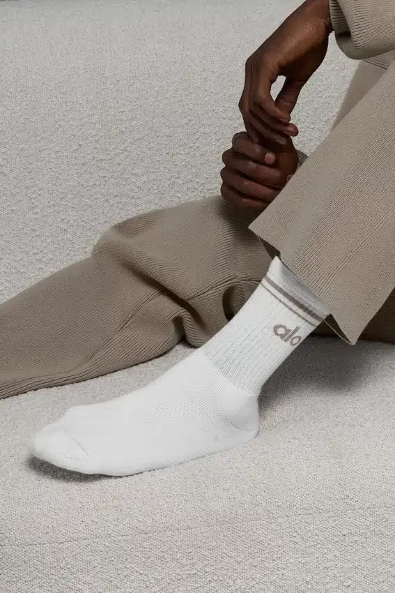 Unisex-strumpor i halvhög modell i retro-stil – Vit/Ljus kakao