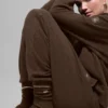 Unisex-strumpor i ull och kashmir med lätt frostad yta – Espresso Heather/Ivory
