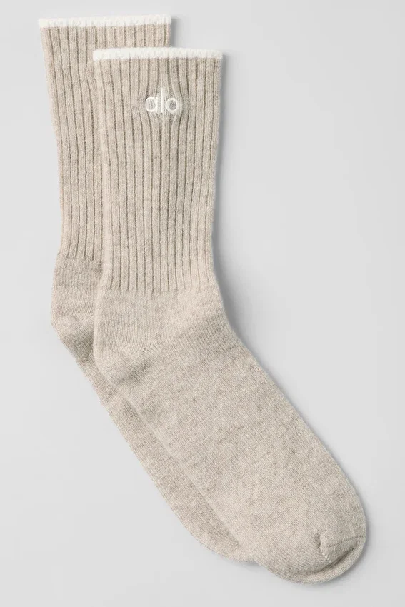 Unisex-strumpor i ull och kashmir med lätt frostad yta – vinterlatte/elfenben