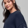Unisex-tröja i ull och kashmir, New Class, rund hals – marinblå